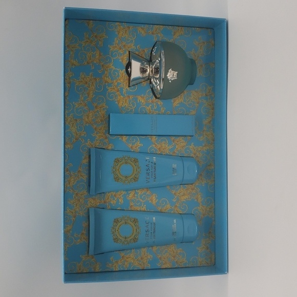 1015- Versace Women's Set Made In Italy NWT - Picture 6 of 9